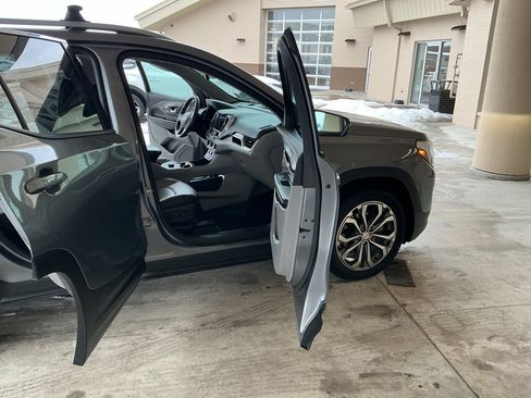 Used 2020 GMC Terrain SLT w/ Preferred Package image 13