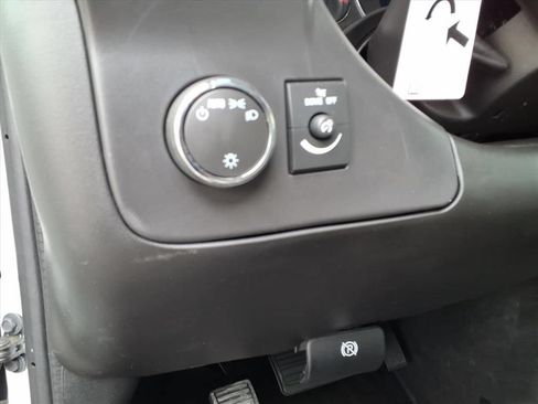 New 2026 Chevrolet Express 2500 w/ Driver Convenience Package RWD image 18
