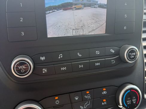 Used 2023 Ford Transit 250 Low Roof AWD image 17