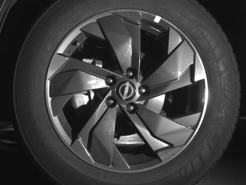 Used 2025 Nissan Rogue SV FWD image 12