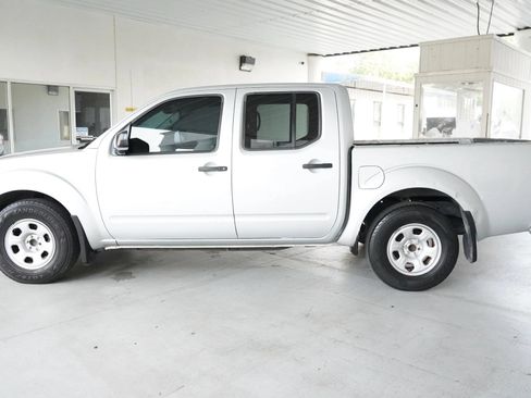 Used 2018 Nissan Frontier S RWD image 5