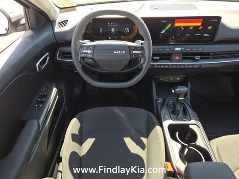 New 2026 Kia K4 FWD image 13