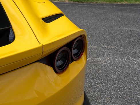 Used 2019 Ferrari 812 Superfast RWD image 17