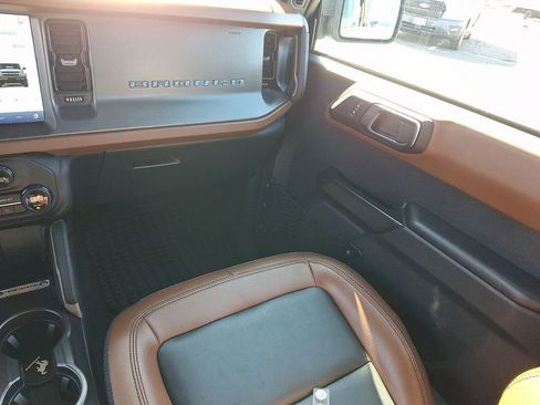 Used 2024 Ford Bronco Outer Banks image 17
