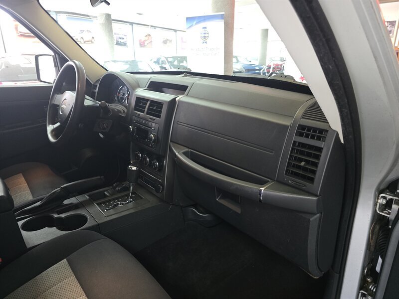 Used 2009 Jeep Liberty Sport w/ Popular Equipment Group AWD/4WD image 14