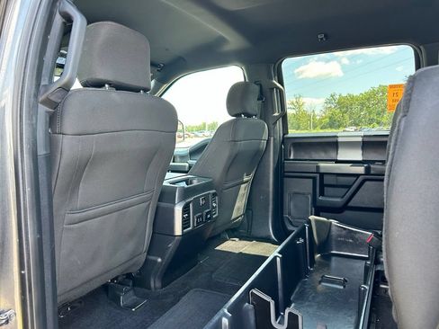 Used 2017 Ford F150 XLT w/ Equipment Group 302A Luxury AWD/4WD image 18