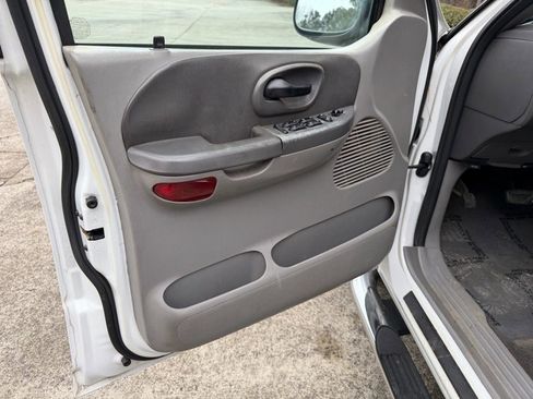 Used 2003 Ford F150 Lariat image 13