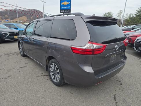 Used 2020 Toyota Sienna XLE Premium image 6