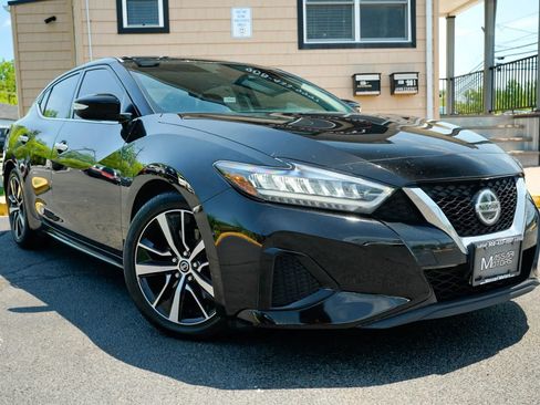 Used 2022 Nissan Maxima SV w/ Floor Mat Group FWD image 3