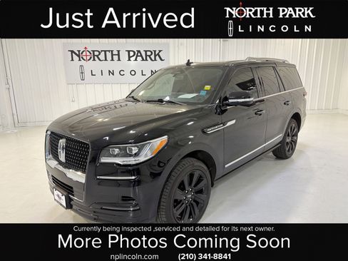 Used 2023 Lincoln Navigator Reserve w/ Monochromatic Package image 1