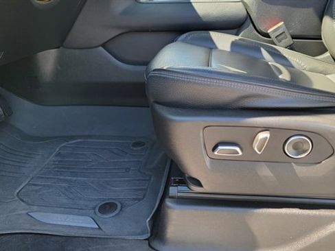 Used 2023 GMC Yukon Denali AWD/4WD image 23