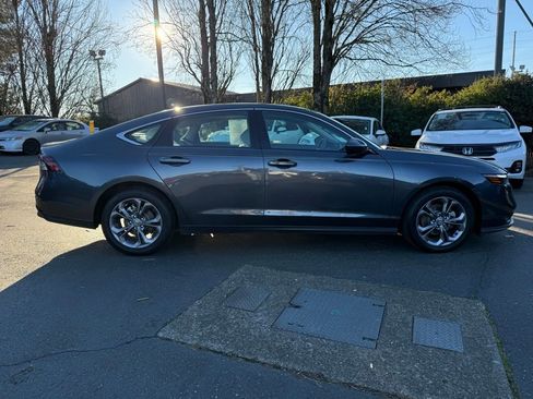 Used 2024 Honda Accord EX image 11