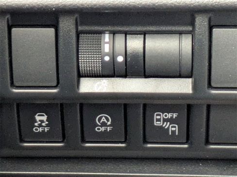 Used 2022 Subaru Crosstrek 2.5i Sport w/ Moonroof Package image 27