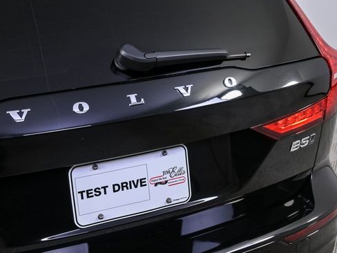 Certified 2025 Volvo V60 B5 Cross Country Plus image 37