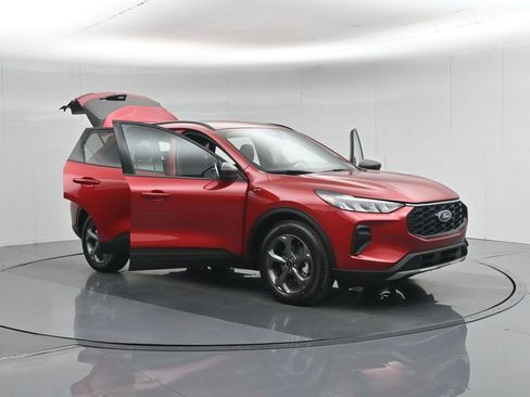 Used 2025 Ford Escape ST-Line w/ Equipment Group 301A image 35