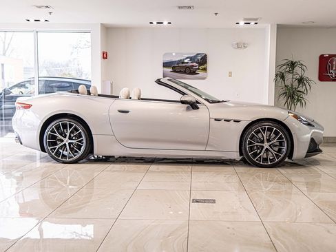 New 2026 Maserati GranCabrio Modena image 9