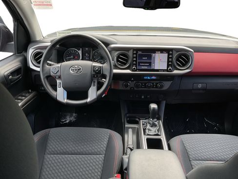 Used 2021 Toyota Tacoma SR5 AWD/4WD image 14