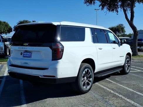 New 2026 Chevrolet Suburban LS image 4