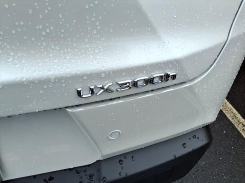 New 2025 Lexus UX 300h 300h Premium image 8