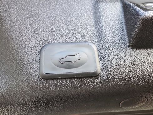 Used 2011 GMC Acadia SLT w/ LPO, 'HIT The Road' Package image 14