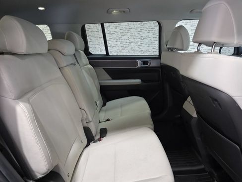 Used 2025 Hyundai Santa Fe SE AWD/4WD image 10