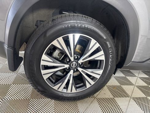 Used 2021 Nissan Rogue SV image 30