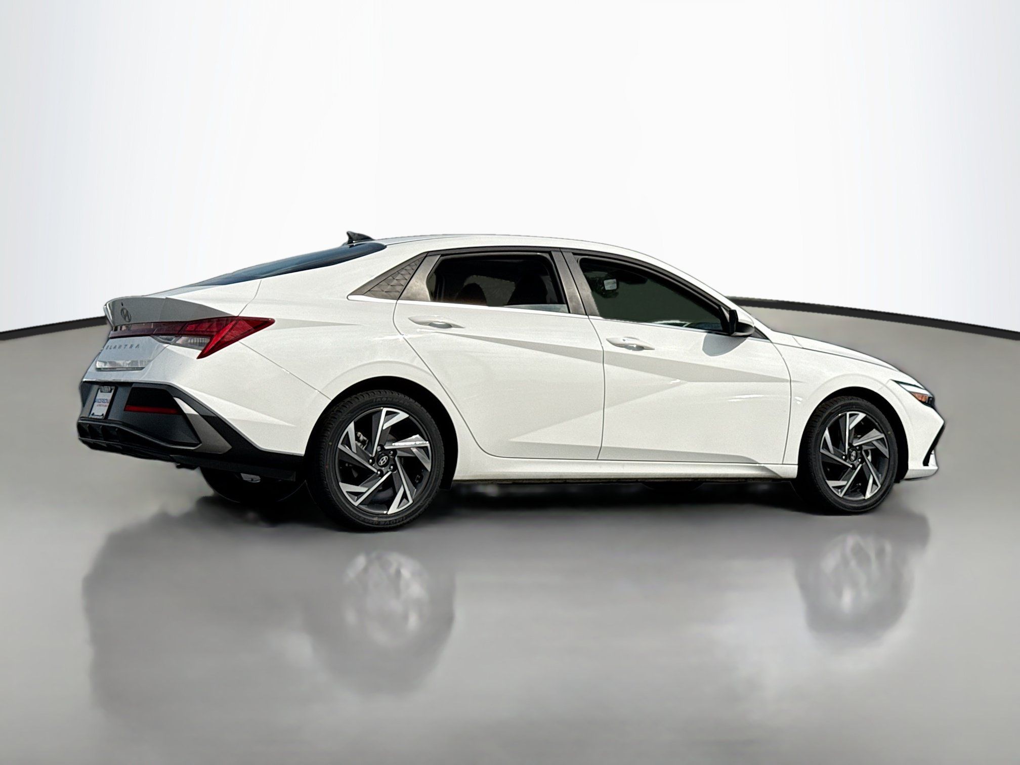 Used 2025 Hyundai Elantra SEL FWD image 7