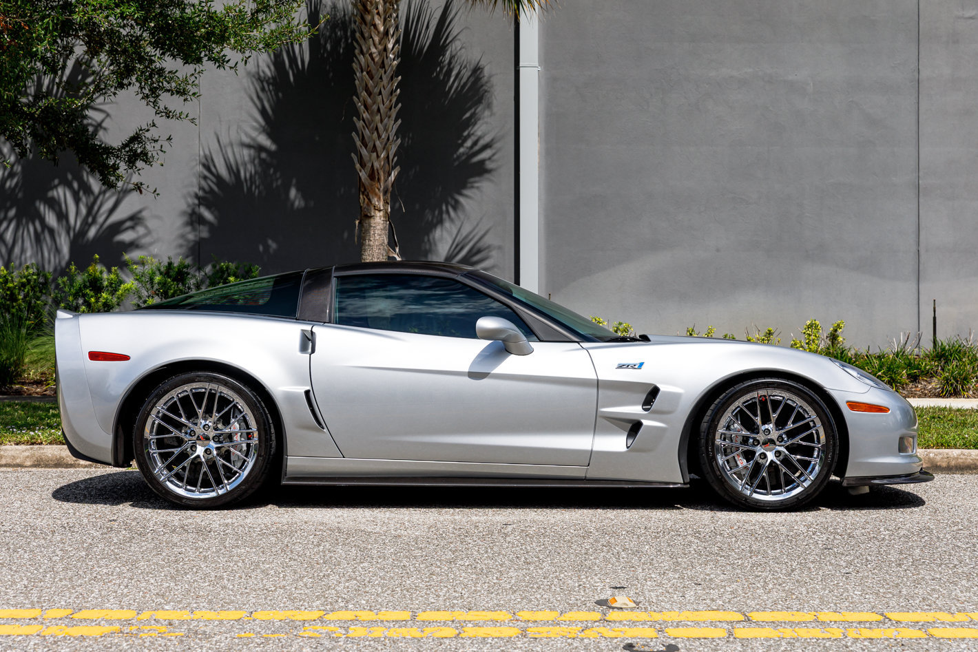 Used 2012 Chevrolet Corvette ZR1 w/ 3ZR Preferred Equipment Group RWD image 21