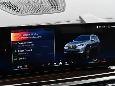 Certified 2025 BMW X5 xDrive40i w/ Climate Comfort Package image 34