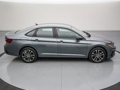Used 2025 Volkswagen Jetta Sport FWD image 3