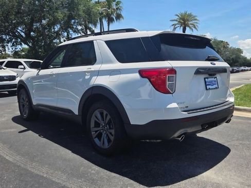 Used 2020 Ford Explorer XLT w/ Equipment Group 202A RWD image 3