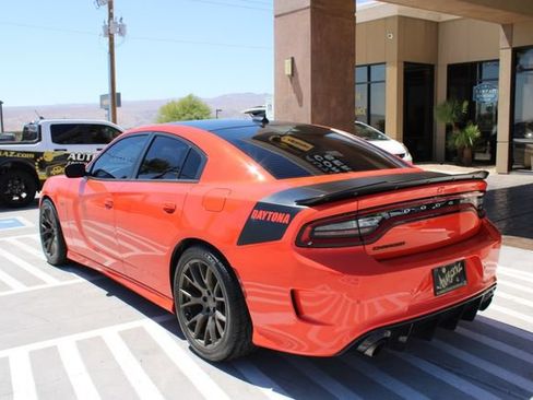 Used 2017 Dodge Charger R/T RWD image 5