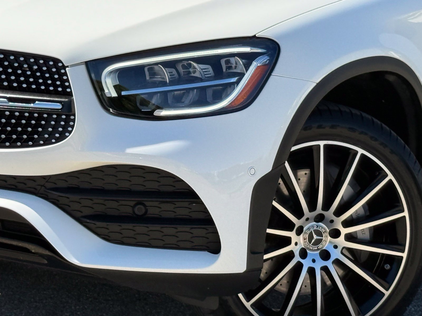 Used 2022 Mercedes-Benz GLC 300 4MATIC Coupe image 3
