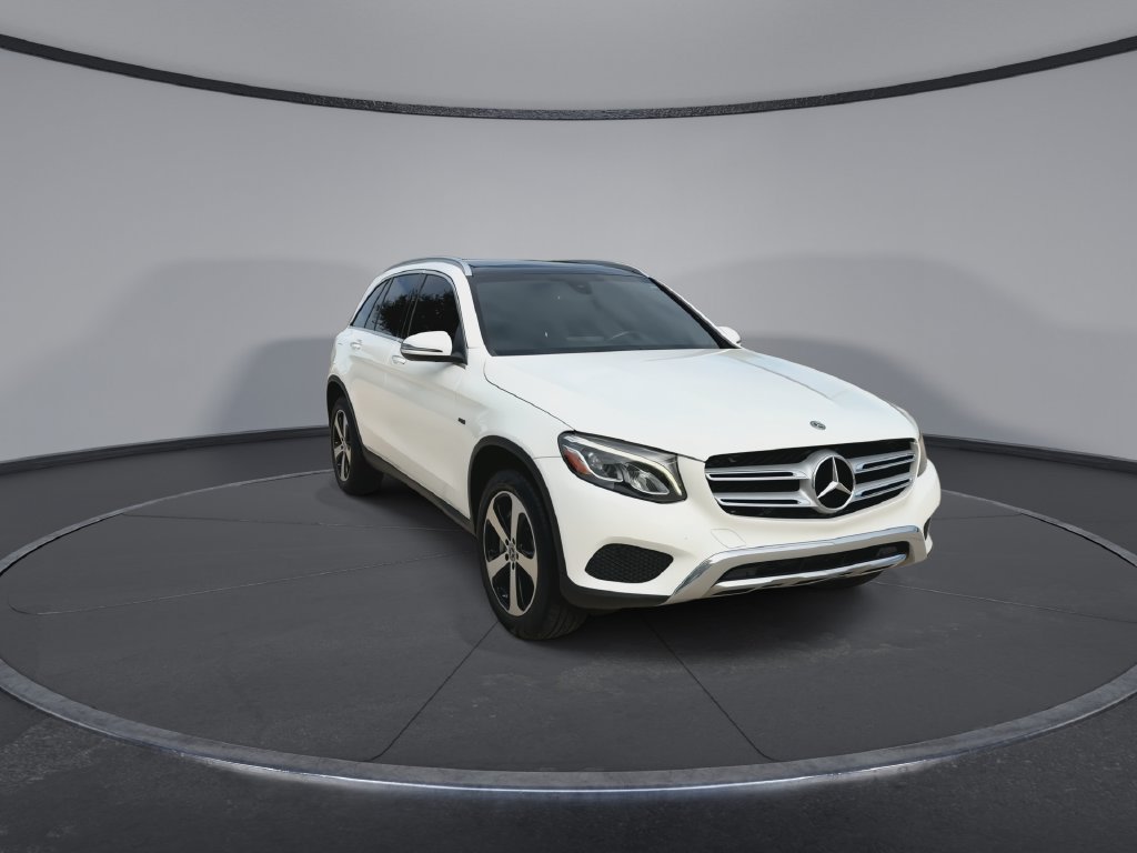 Used 2019 Mercedes-Benz GLC 350e 4MATIC image 3