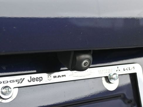 Used 2025 Kia Carnival image 39