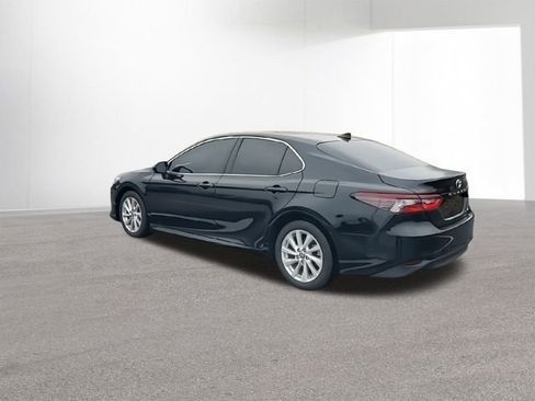 Used 2023 Toyota Camry LE image 6