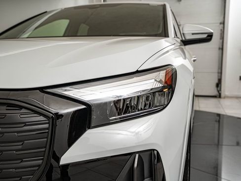 Used 2023 Audi Q4 e-tron Premium w/ Convenience Package image 13