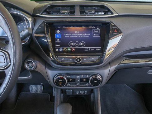 Used 2023 Chevrolet TrailBlazer LT w/ LPO, Blackout Package FWD image 13