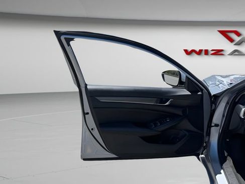Used 2019 Honda Accord LX image 13