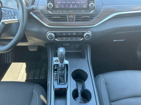 Used 2025 Nissan Altima 2.5 SV FWD image 20