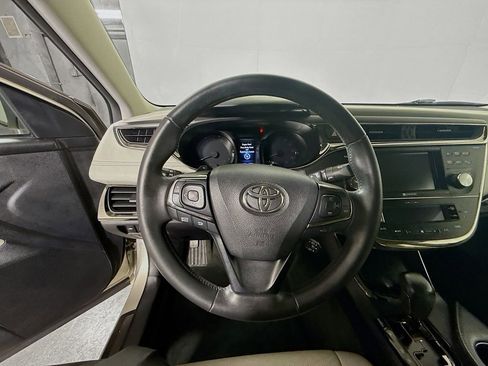 Used 2013 Toyota Avalon Limited image 11
