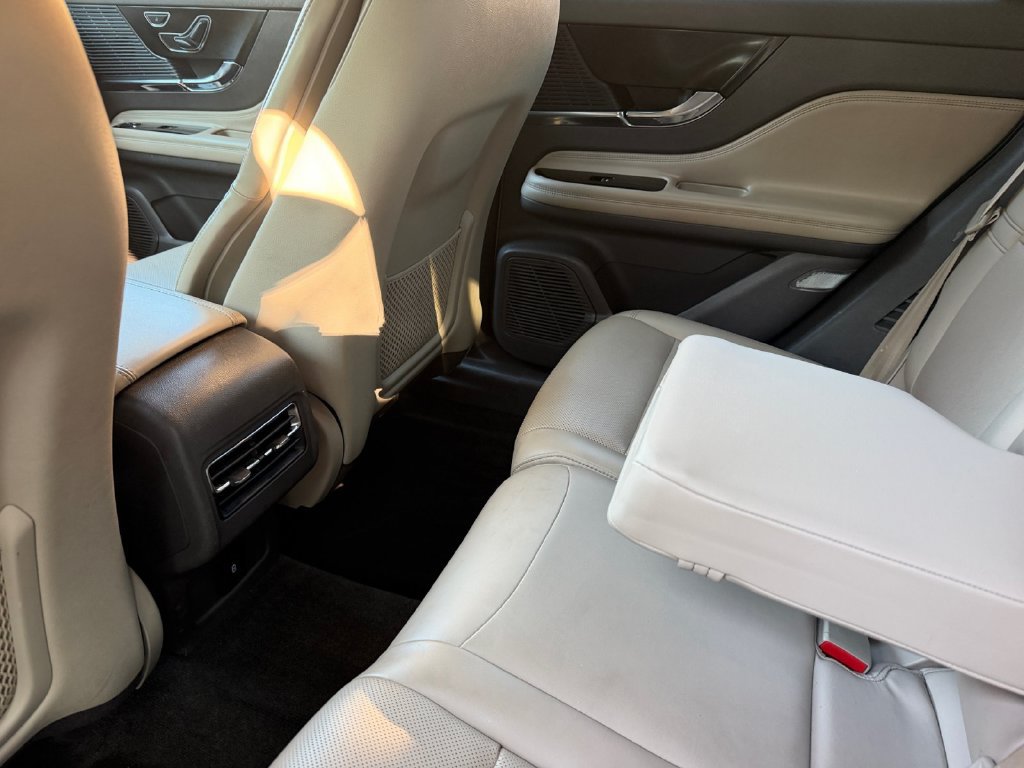 Used 2020 Lincoln Corsair FWD w/ Rear Removable Package Tray image 16