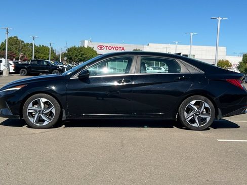 Used 2023 Hyundai Elantra Limited FWD image 7