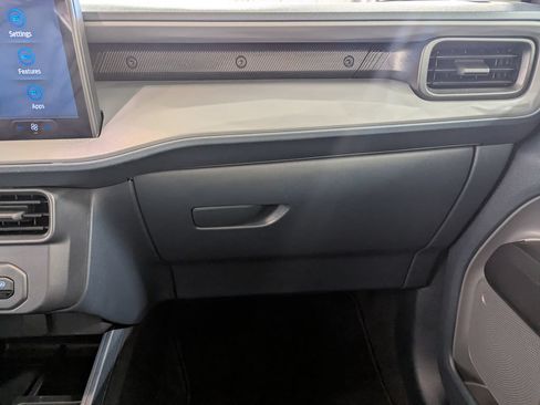 Used 2025 Ford Maverick XL w/ Equipment Group 102A AWD/4WD image 18