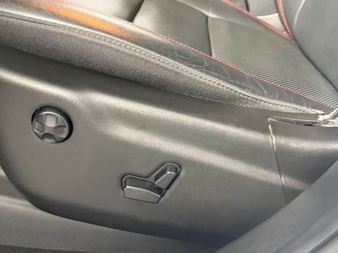 Used 2024 Dodge Durango GT RWD image 25