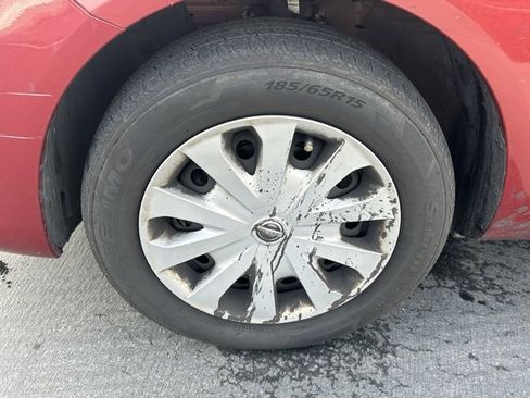 Used 2019 Nissan Versa SV image 14