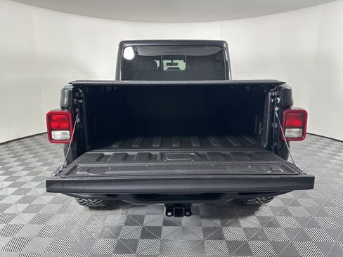 Used 2022 Jeep Gladiator Mojave w/ Cold Weather Group image 11