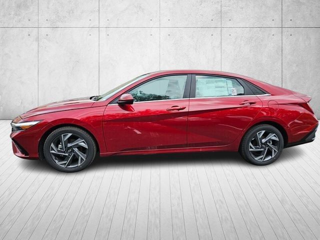 Certified 2025 Hyundai Elantra SEL FWD image 2