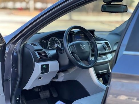 Used 2015 Honda Accord EX-L image 11