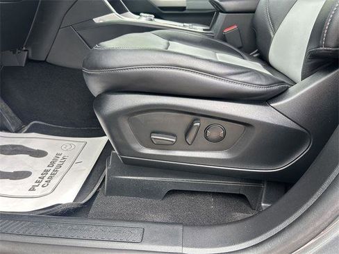 Used 2023 Ford Explorer XLT w/ Equipment Group 202A image 13